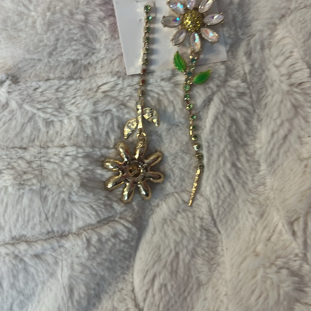 NWT Betsey Johnson AB Rhinestone Huge Daisy Flower Leaves Dangle Earrings DB3 - Picture 3 of 4